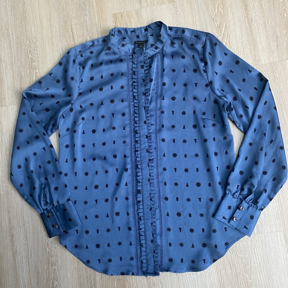 Ann Taylor Blue Satin Geometric Floral Ruffle Front Button Up Blouse Size Small